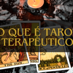Descubra o que é o tarot terapêutico e como ele pode ajudar no autoconhecimento e cura emocional. Entenda como o tarot pode transformar sua vida.
