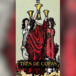 A princípio, o Três de Copas é uma carta vibrante e cheia de alegria no Tarot. Ela representa celebrações, união, amizade e momentos de felicidade compartilhada.