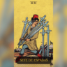 O Sete de Espadas no Tarot representa estratégia, astúcia e a necessidade de agir com discrição. Essa carta pode indicar situações de engano ou a necessidade de ser esperto para evitar armadilhas.