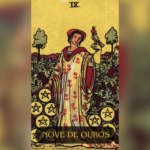 O Nove de Ouros no Tarot simboliza a realização, o sucesso e a independência. Entenda o impacto dessa carta na sua vida pessoal, no trabalho e nas finanças, e como ela pode trazer equilíbrio e satisfação.