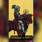 Entre essas cartas, o Cavaleiro de Ouros se destaca como um símbolo de responsabilidade, perseverança e compromisso. Esta carta transmite uma mensagem de determinação e foco, convidando você a abraçar um caminho de esforço contínuo em direção ao sucesso.